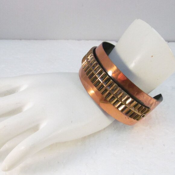 Vintage Southwestern Genuine Copper Cuff Bracelet with Textured Design - Picture 4 of 14